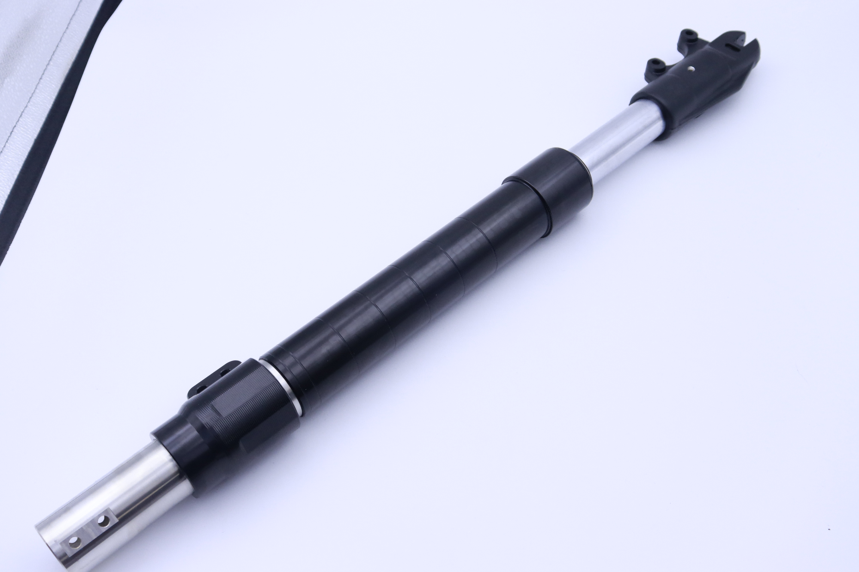 G4max front fork (right)