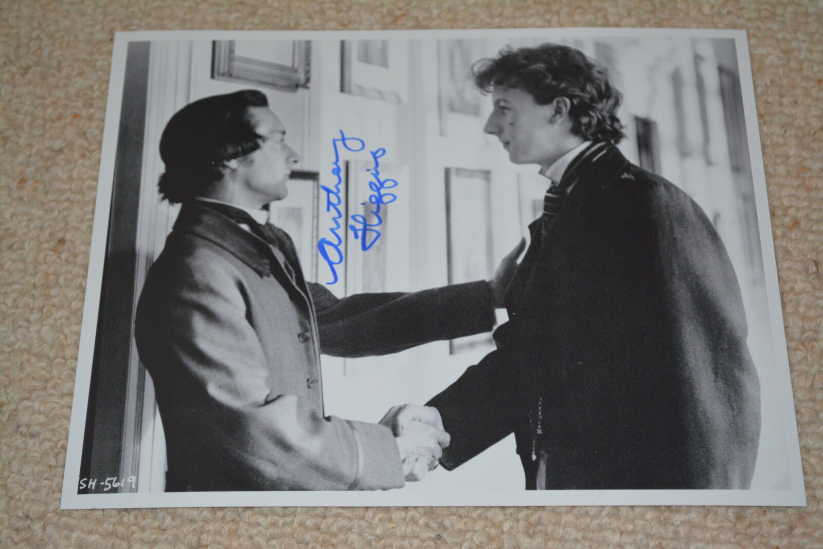 ANTHONY HIGGINS signed autograph In Person 8x10 (20x25 cm) YOUNG SHERLOCK HOLMES