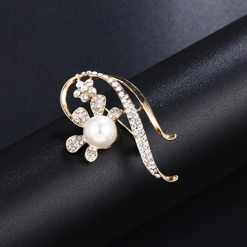 Elegant Pin Leaf Flower Butterfly Alloy Plating Inlay Rhinestones Pearl Women’S Brooches