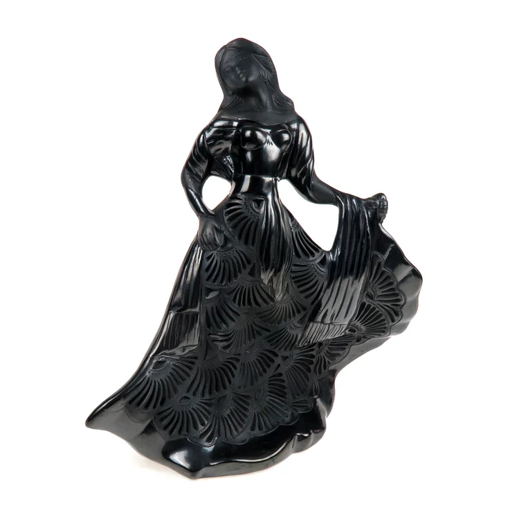 Barro Negro (Mexican Black Clay): Beautiful Dancing Woman