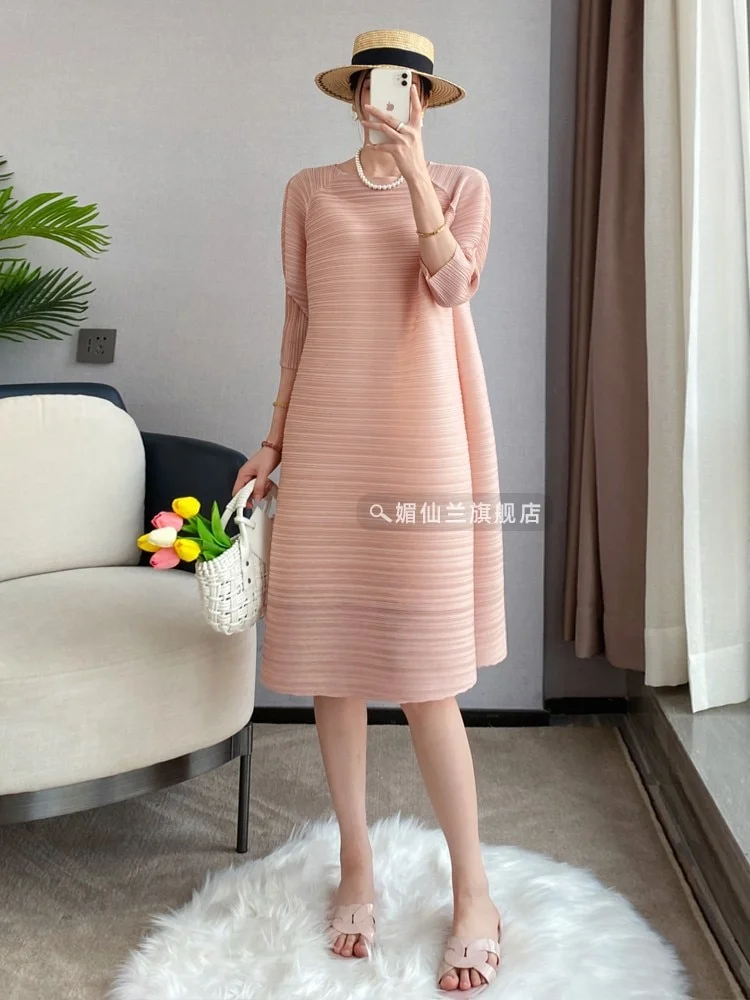 Wongn Pleated Dress Loose Covering Belly Large Size Elegant Party Dresses for Women Spring Summer 2023 New Skirt Robe