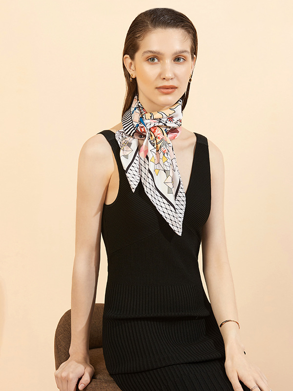 Foulard en soie motif de bouquet-Soieplus