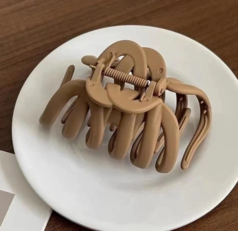 Minimalist Solid Color Plastic Hair Claws