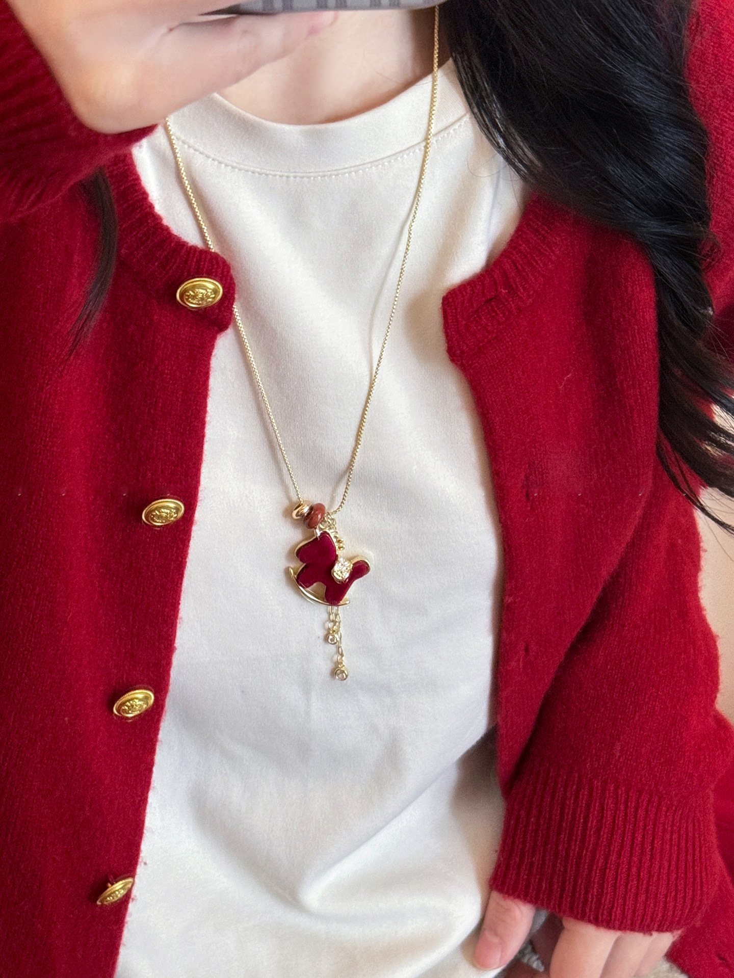 Autumn/Winter Red Flocked Zirconia Pony Necklace Vintage Elegance Zodiac Year Sweater Chain Light Luxury High-End Necklace for Women