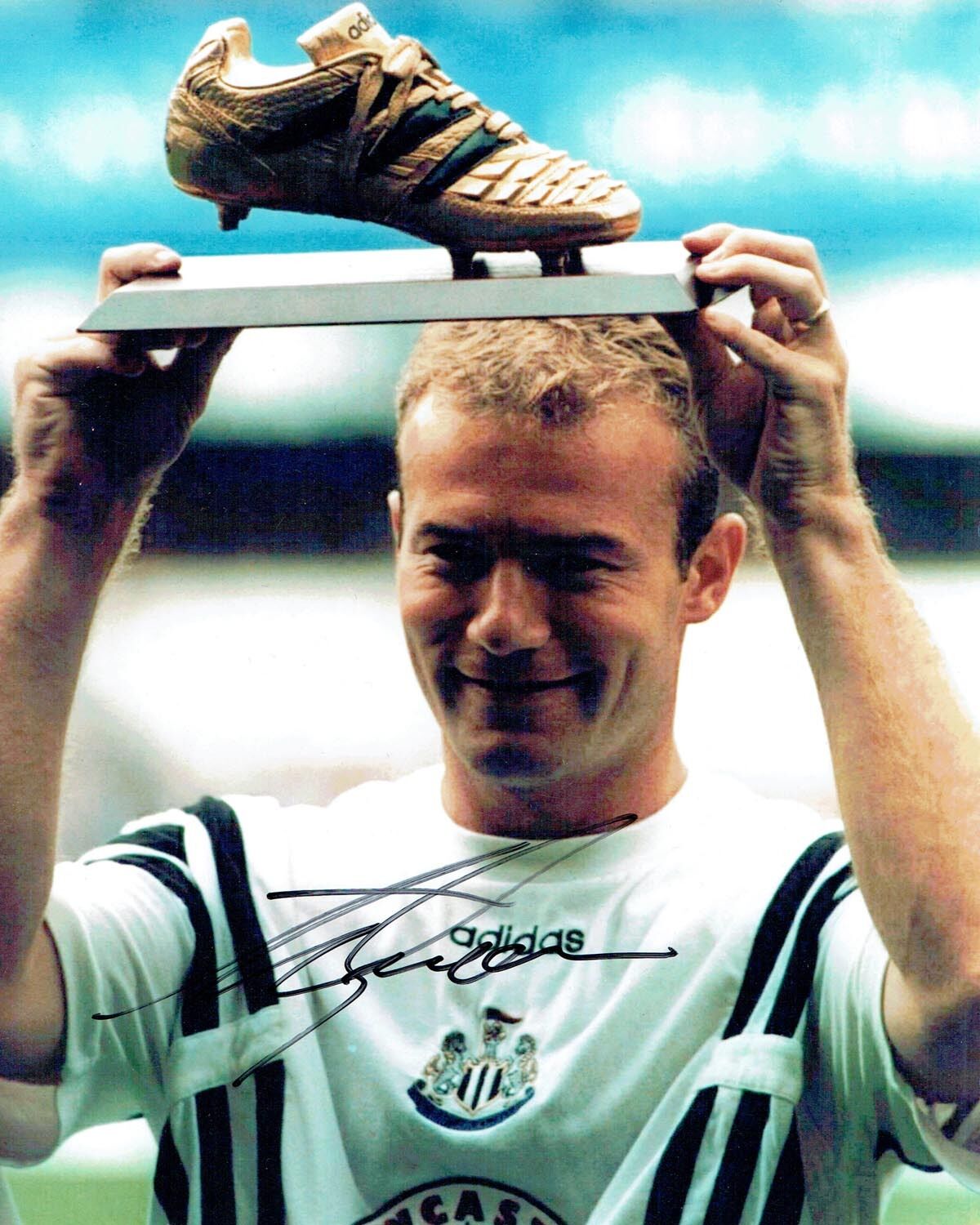 Alan SHEARER Signed Autograph 10x8 Photo Poster painting AFTAL COA Newcastle United Magpies RARE