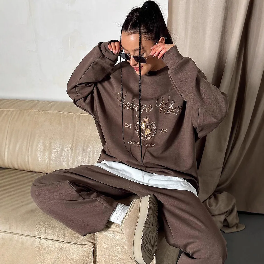 Women's Vintage Crest Embroidery Oversized Sweatshirt