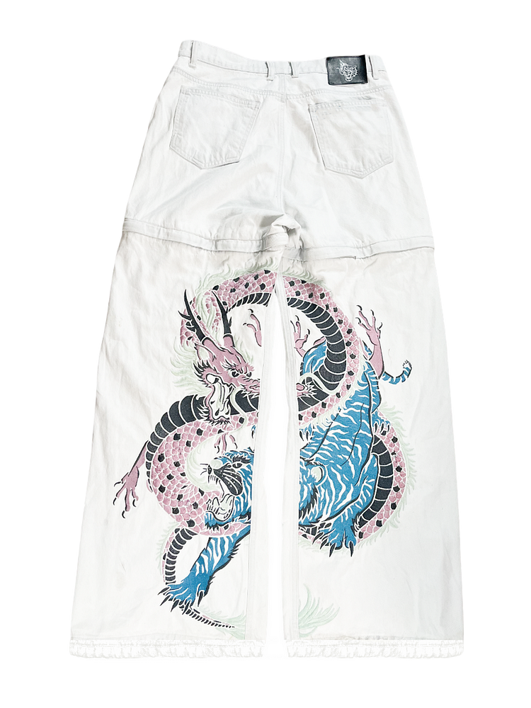 WHITE CONFLICT AND HARMONY DENIM