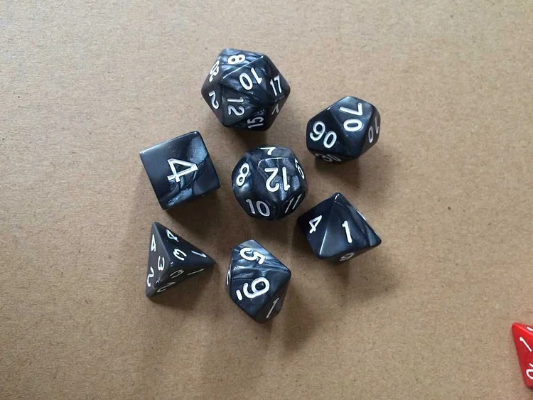 Seven-Piece Dungeons & Dragons Board Game Multi-Sided Dice