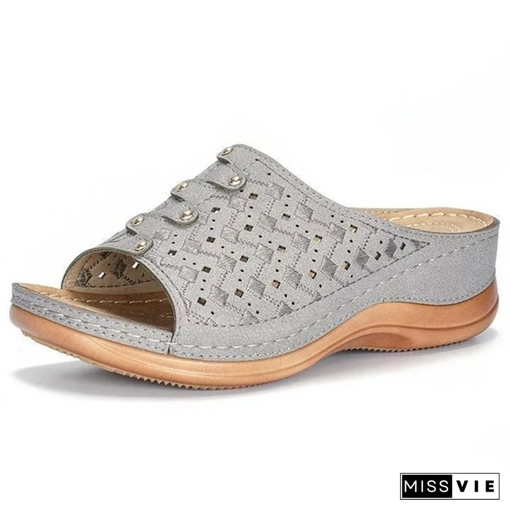 Large Size Casual Sandals Female New Solid Color Thick Bottom Carved Ladies Slippers