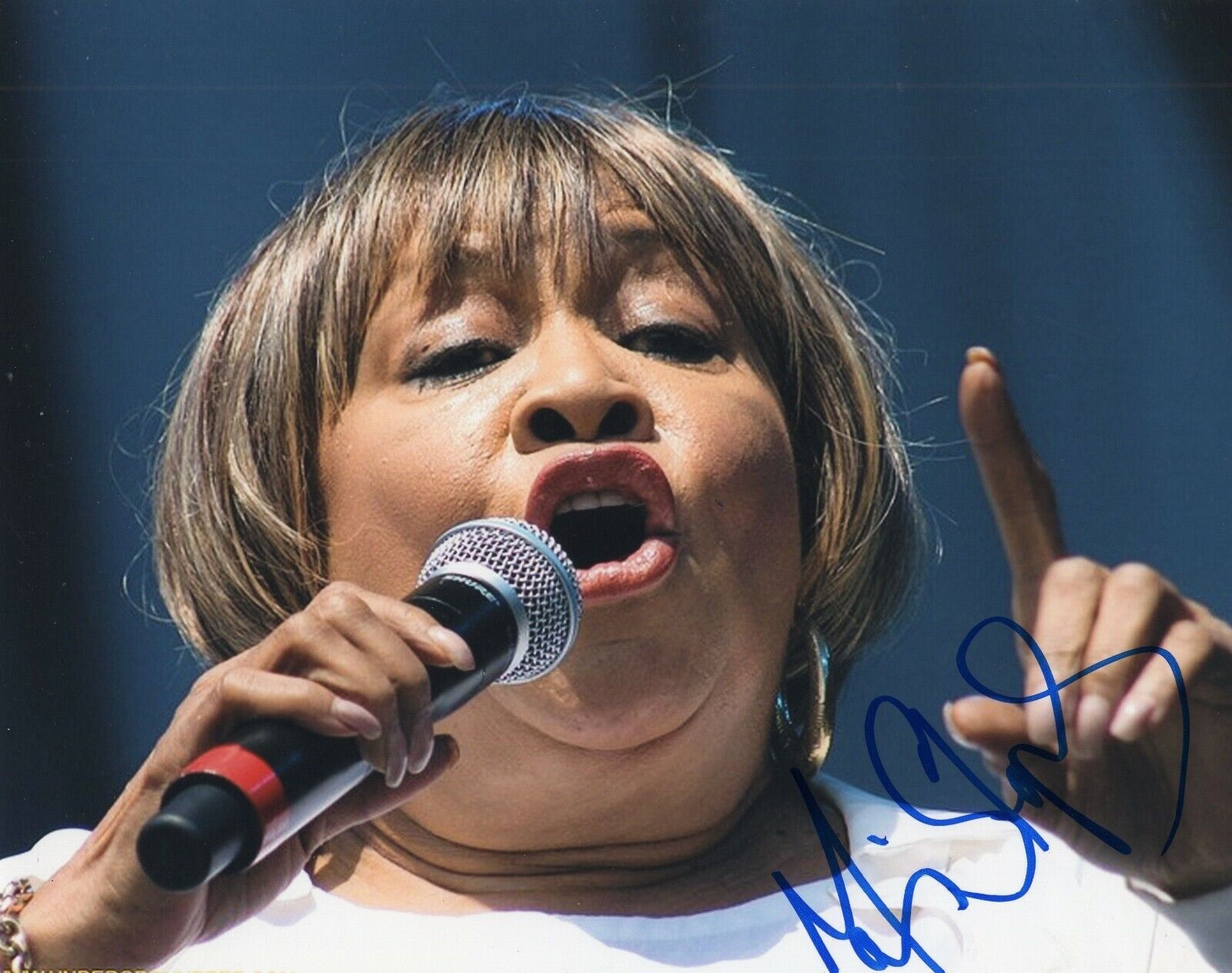 Mavis Staples Singer Gospel R&B Signed 8x10 Photo Poster painting w/COA We Get By #3