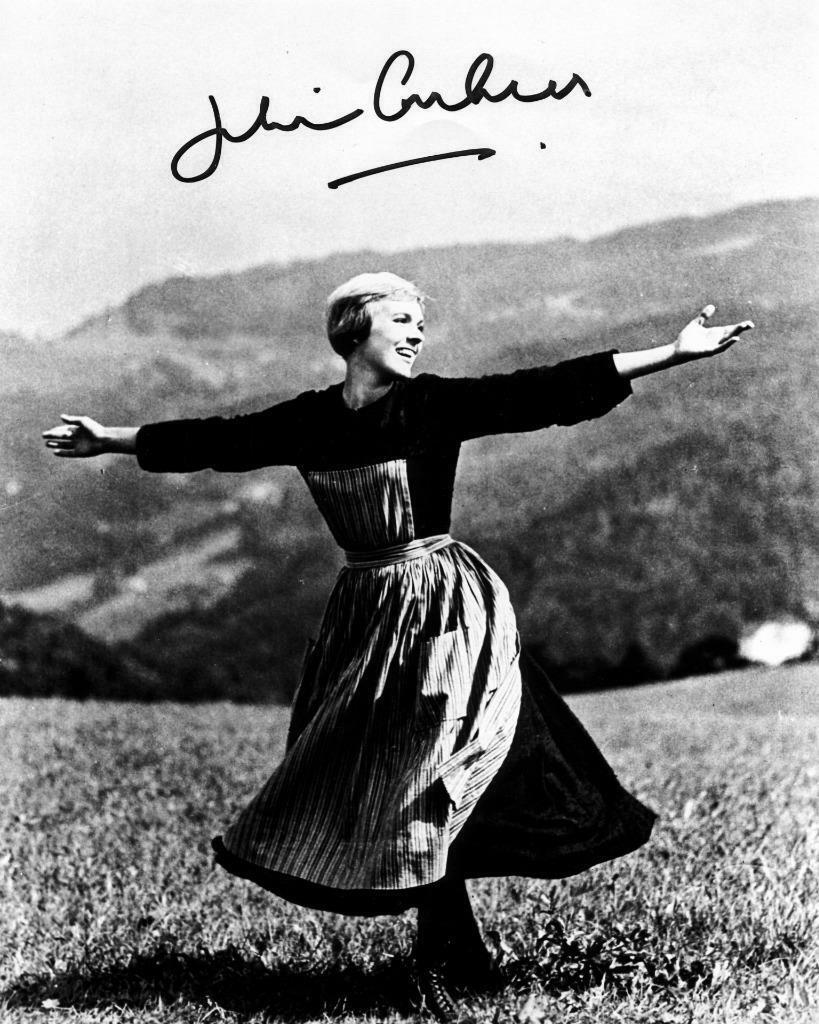 Julie Andrews The Sound of music SIGNED AUTOGRAPHED 10 X 8