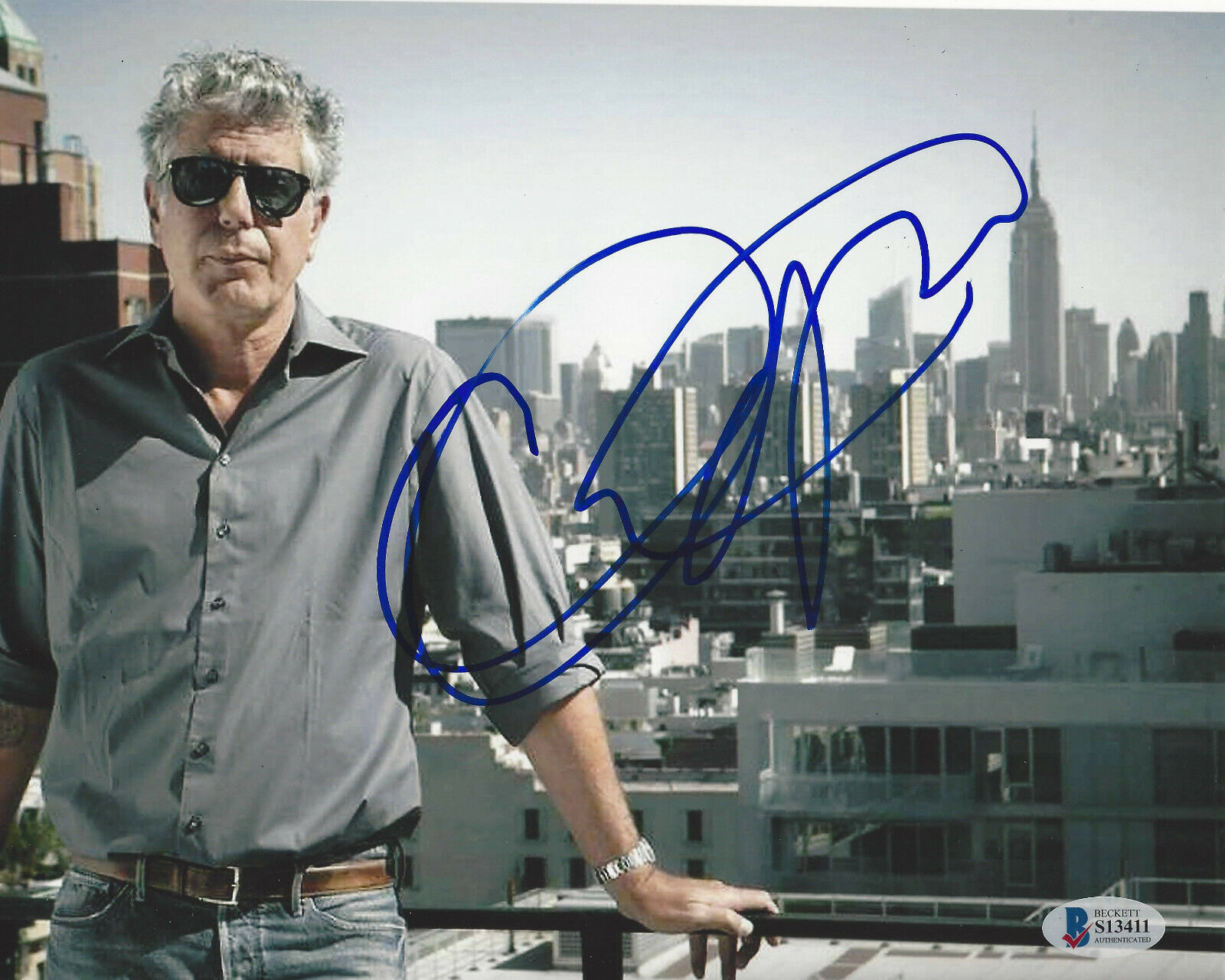 ANTHONY BOURDAIN SIGNED 8x10 Photo Poster painting 5 PROOF NO RESERVATIONS CHEF BECKETT COA BAS