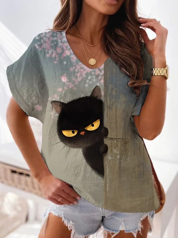 Women's Hiding Black Cat Art Print V Neck T-Shirt