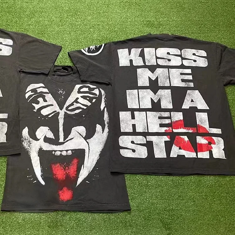 Sopula Vintage Kiss Me In Hell Star Graphic Cotton T-Shirt