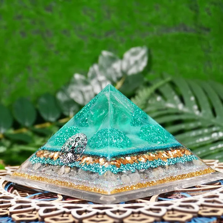 Olivenorma Green Fluorite Labradorite Healing Orgone Pyramid