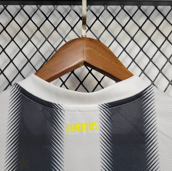 Retro Juventus 2011/2012 Home Football Shirt Thai Quality