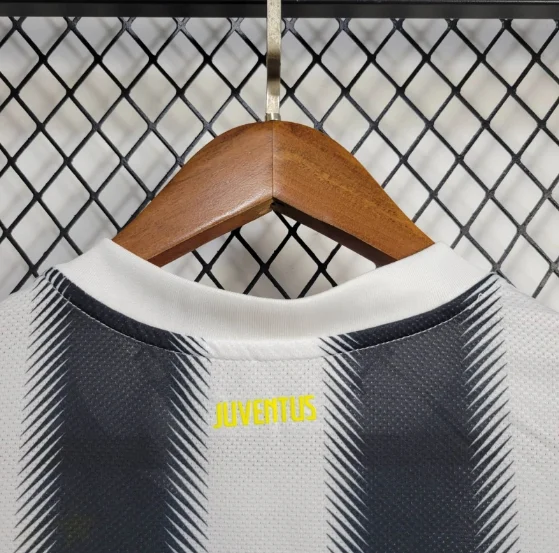 Retro Juventus 2011/2012 Home Football Shirt Thai Quality