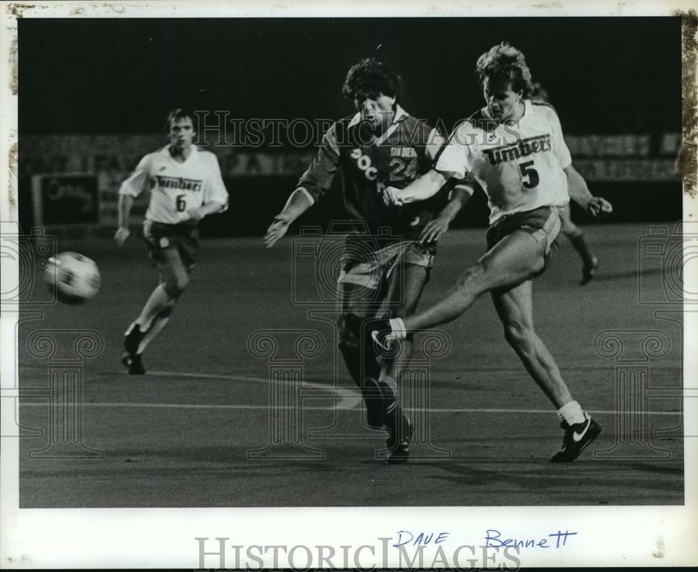 Press Photo Poster painting Dave Bennett - orc14644