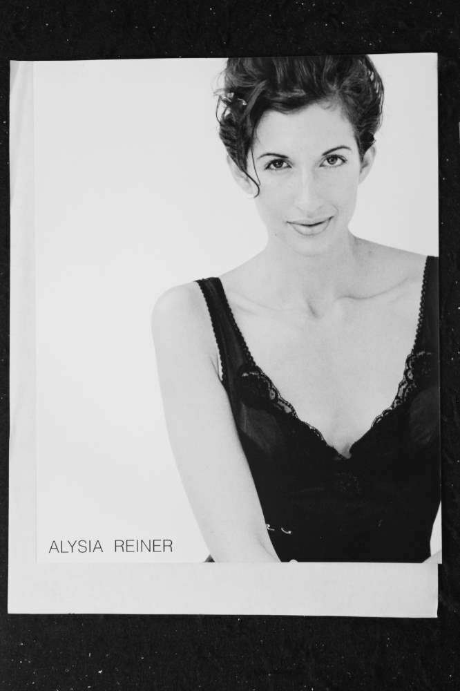 Alysia Reiner - 8x10 Headshot Photo Poster painting w/ Resume - sideways