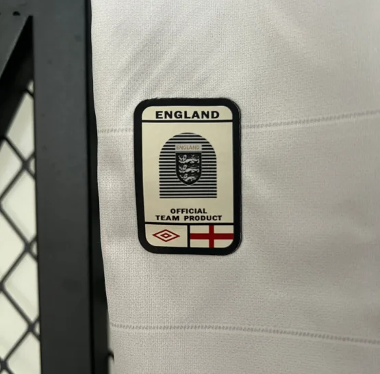 Retro England 2004 Home Football T-Shirt Thai Quality