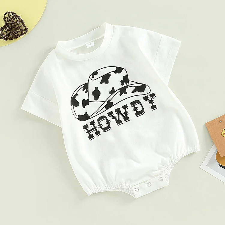 Baby Boy/Girl Hat and Letter Graphics Short Sleeve Bodysuit