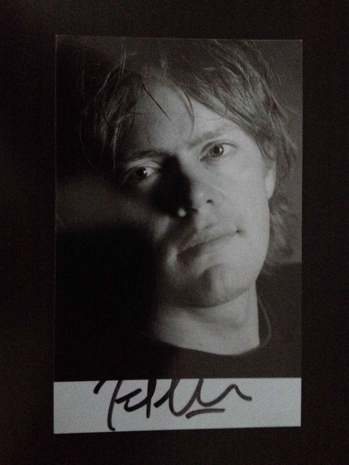 KRIS MARSHALL - POPULAR BRITISH ACTOR - EXCELLENT SIGNED Photo Poster paintingGRAPH