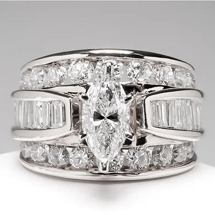 Horse Eye Shaped Diamond Inlaid Zircon Ring