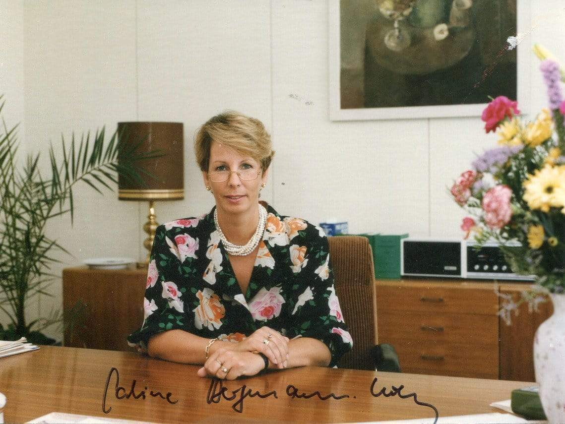 Sabine Bergmann-Pohl President People's Chamber of DDR autograph, signed Photo Poster painting