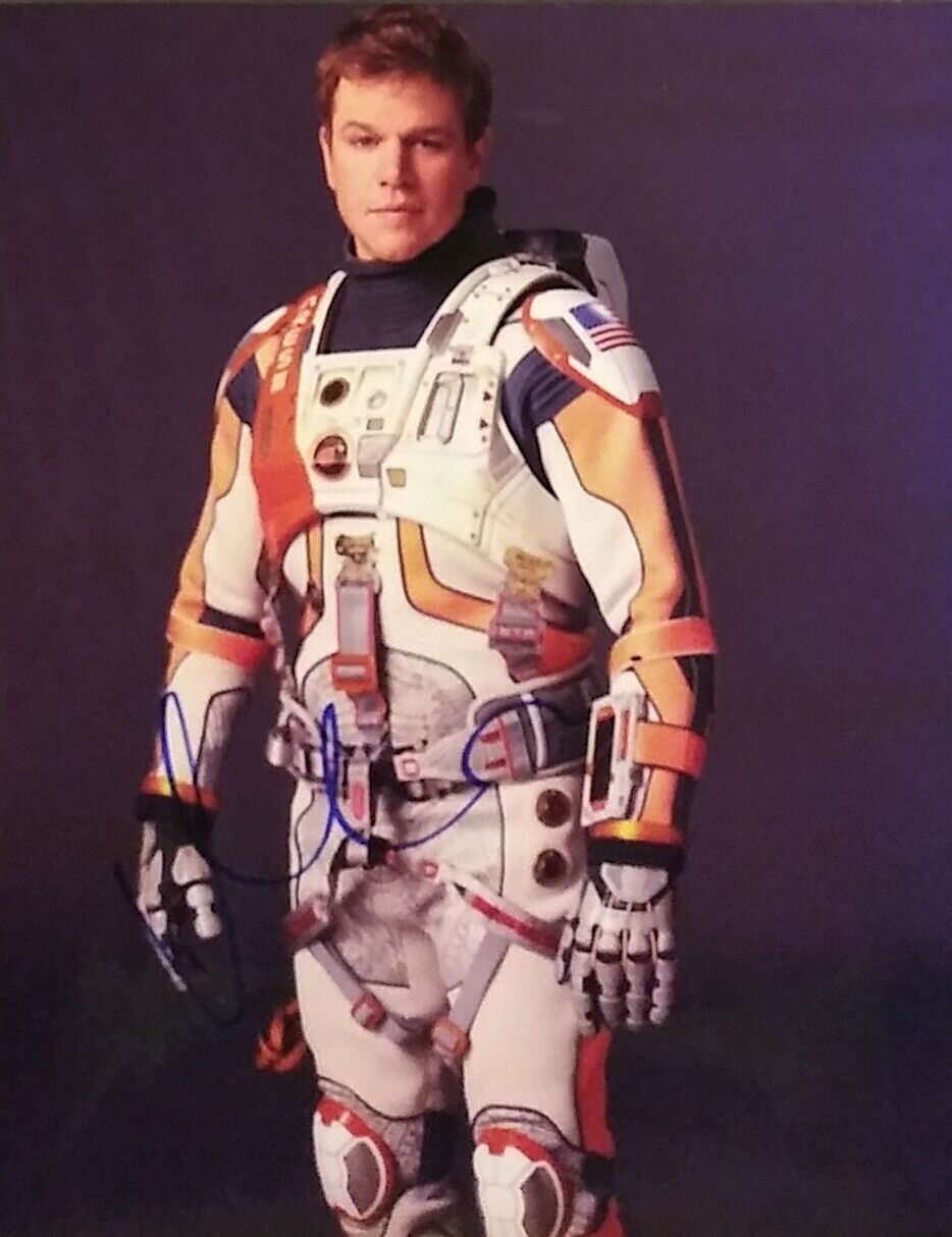 Matt Damon signed 8x10