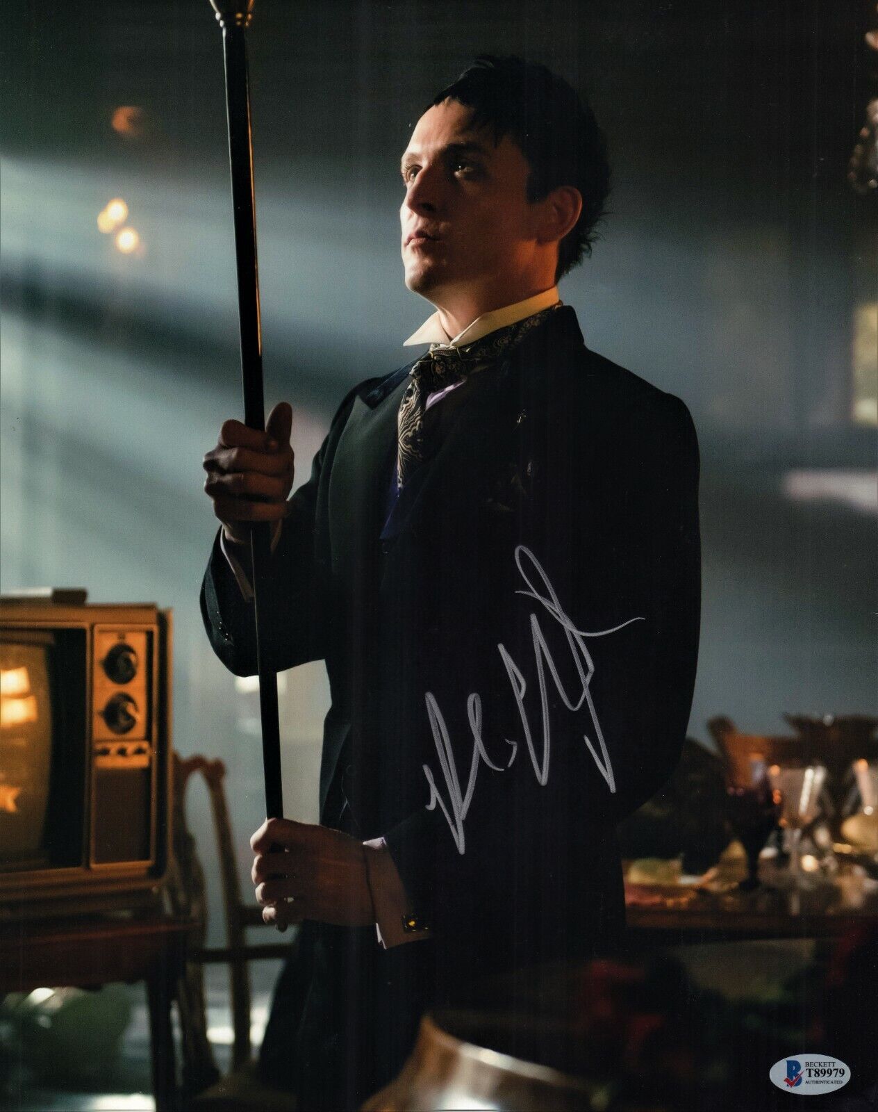 Robin Lord Taylor Signed Gotham Penguin 11x14 Photo Poster painting w/Beckett COA T89979