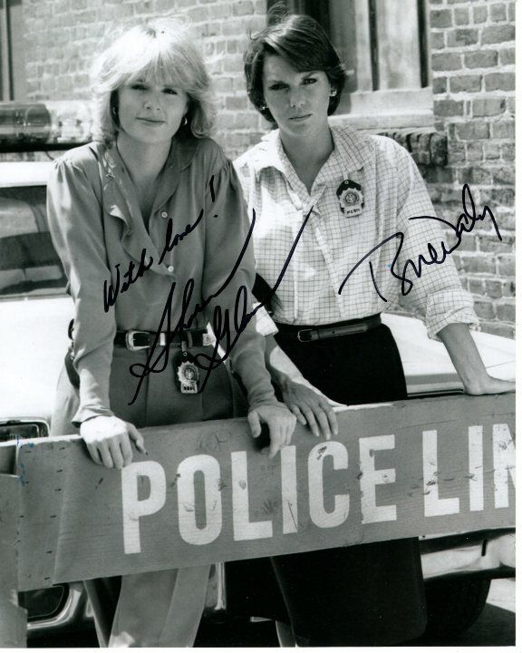 SHARON GLESS & TYNE DALY Signed Autographed CAGNEY & LACEY Photo Poster painting