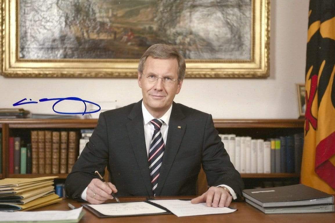 Christian Wulff PRESIDENT OF GERMANY autograph, In-Person signed Photo Poster painting