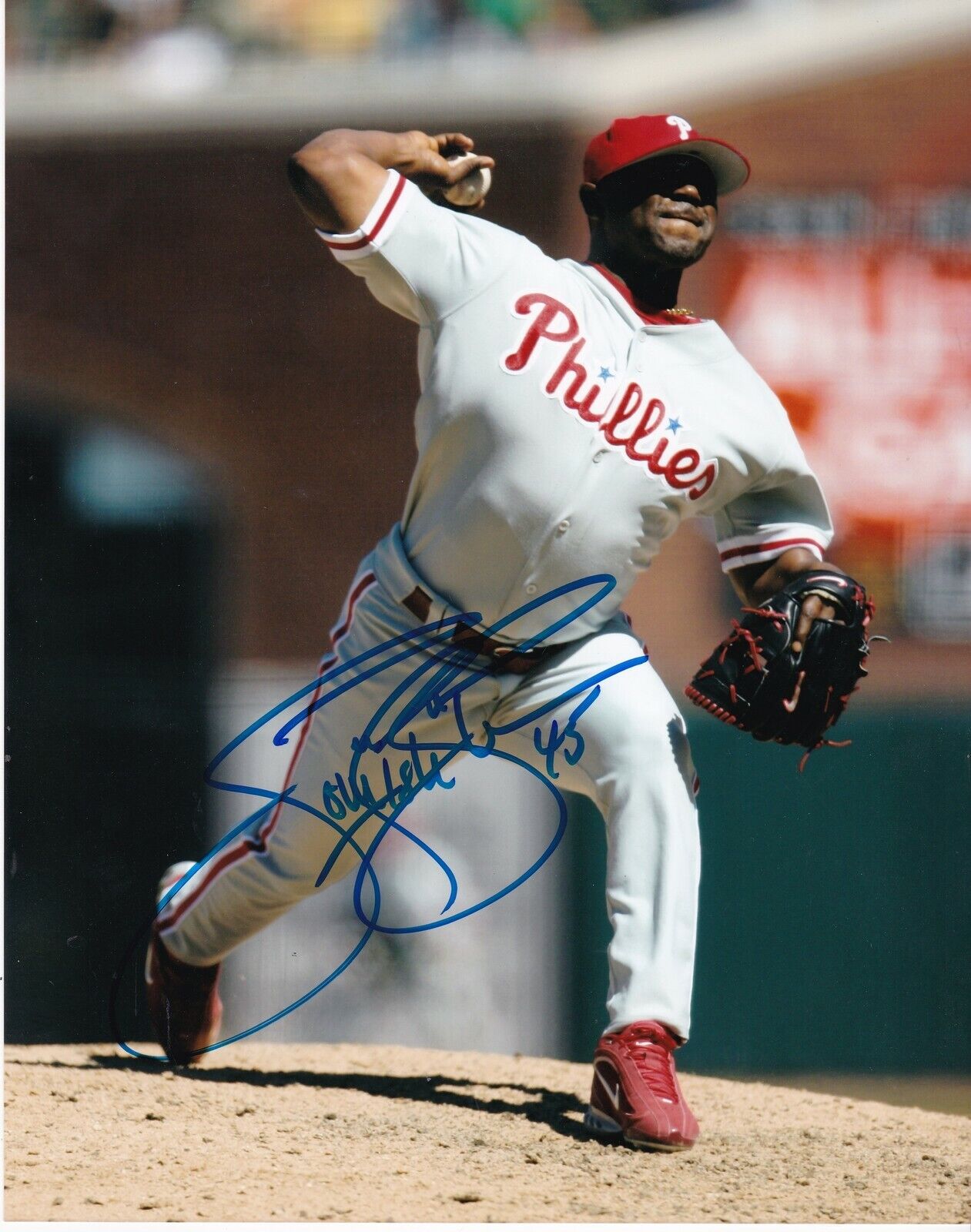 TOM GORDON PHILADELPHIA PHILLIES ACTION SIGNED 8x10