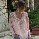 Women's Vintage Pink Floral Pattern Casual Long-sleeved T-shirt - Image 2