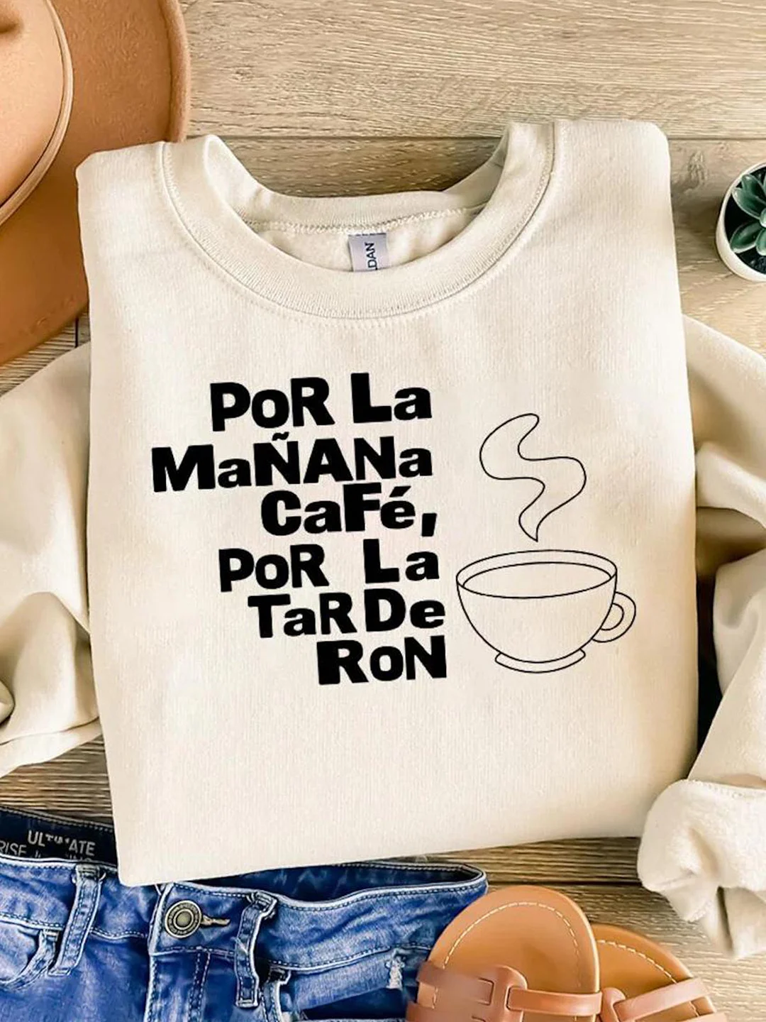 Tirar Mas Fotos Bad Bunny Sweatshirt