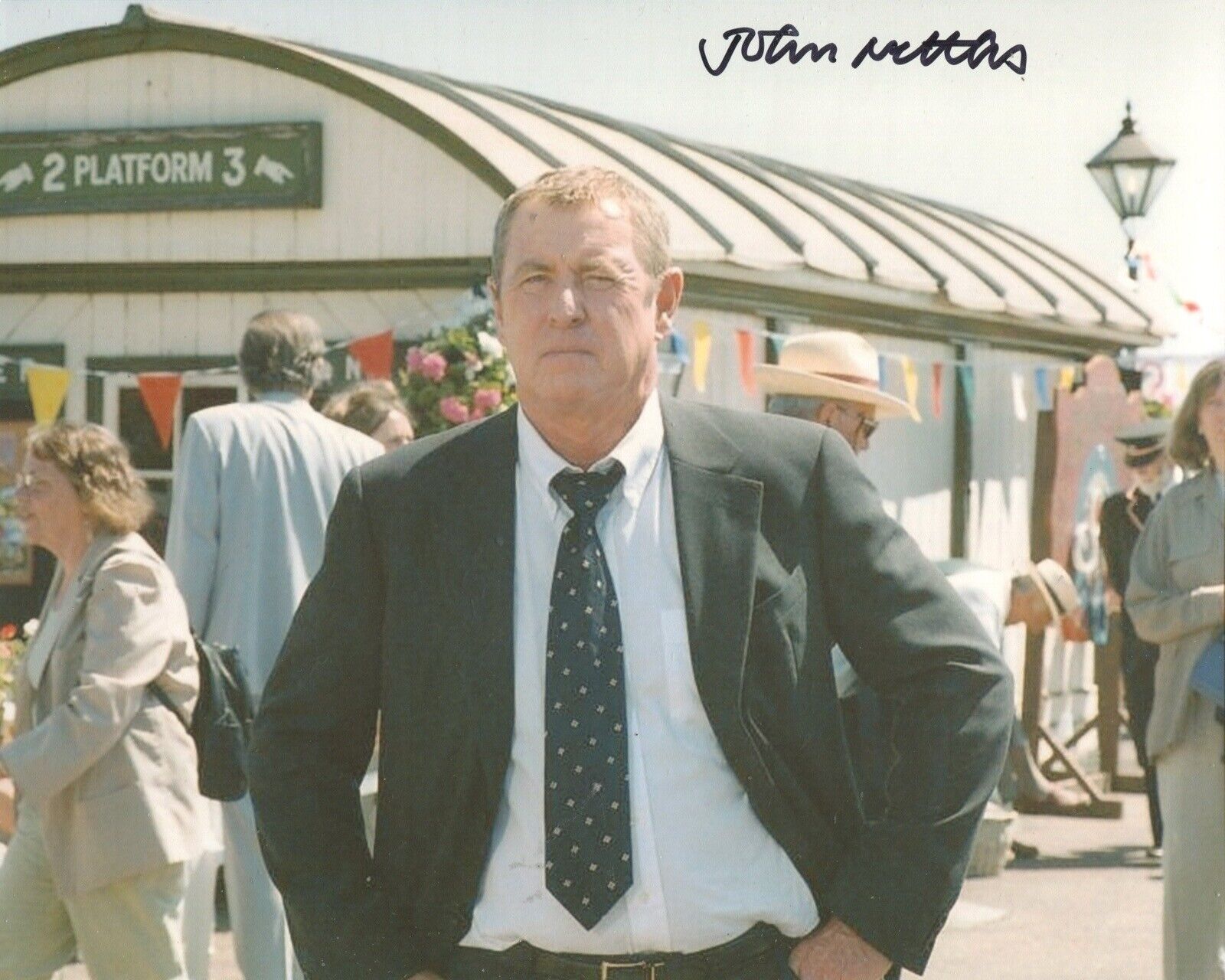 Midsomer Murders 8x10 TV detective Photo Poster painting signed by actor John Nettles IMAGE No9