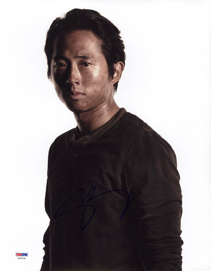 Steven Yeun SIGNED 11x14 Photo Poster painting Glenn The Walking Dead PSA/DNA AUTOGRAPHED