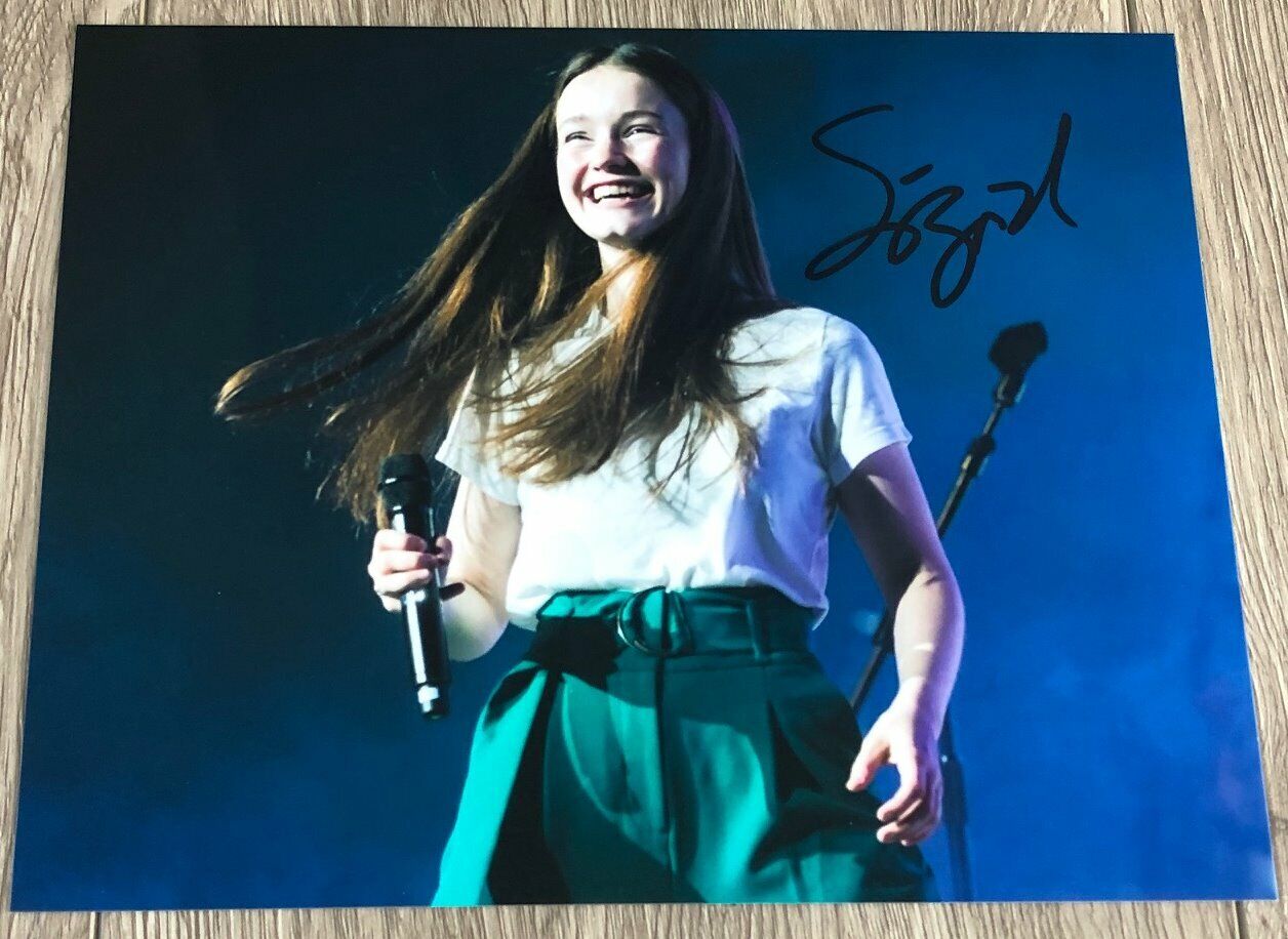 SIGRID RAABE SIGNED AUTOGRAPH SUCKER PUNCH CONCERT 8x10 Photo Poster painting E w/PROOF