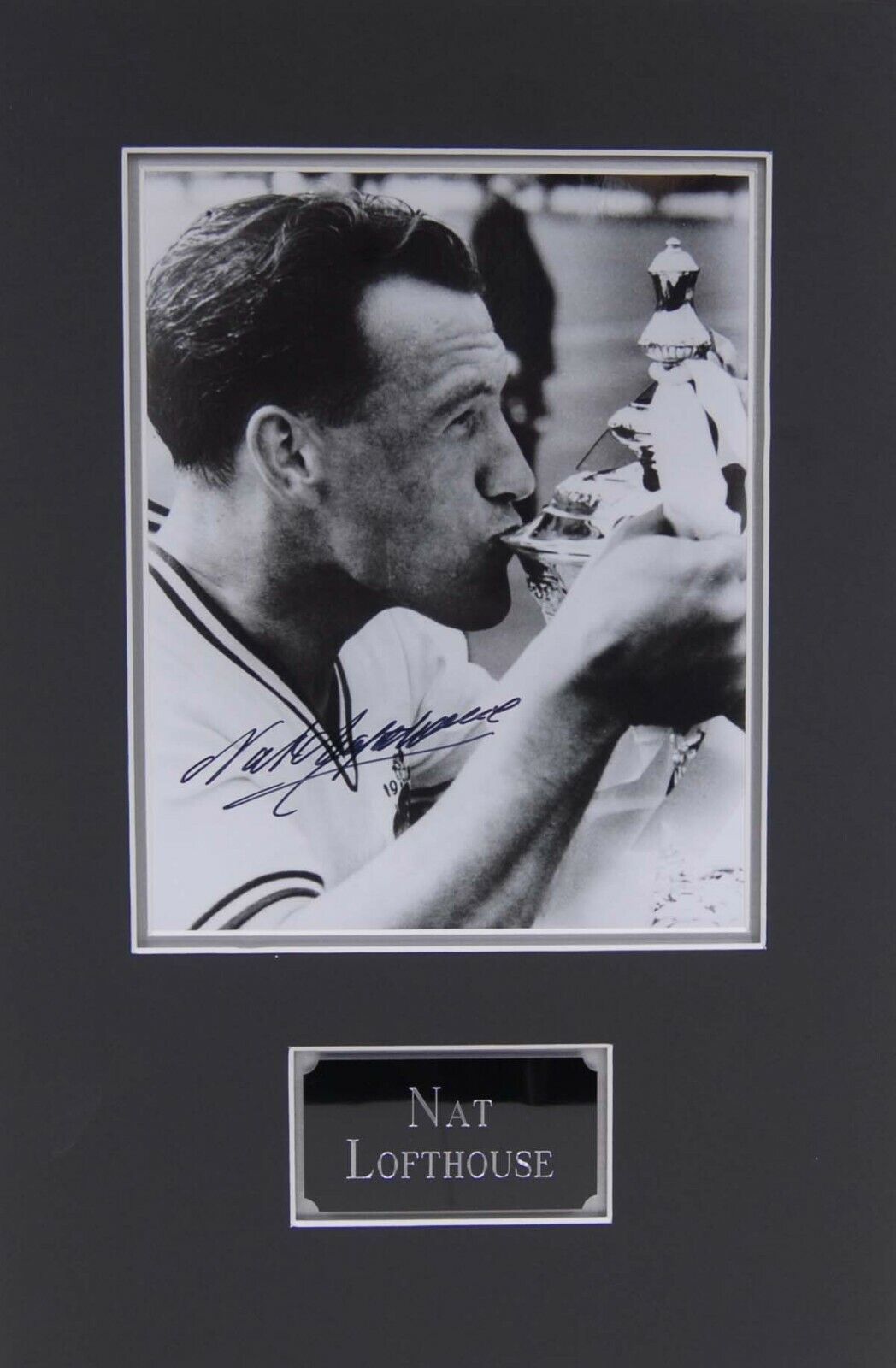 Nat LOFTHOUSE Signed & Mounted 10x8 Photo Poster painting AFTAL COA Bolton Wanderers Football