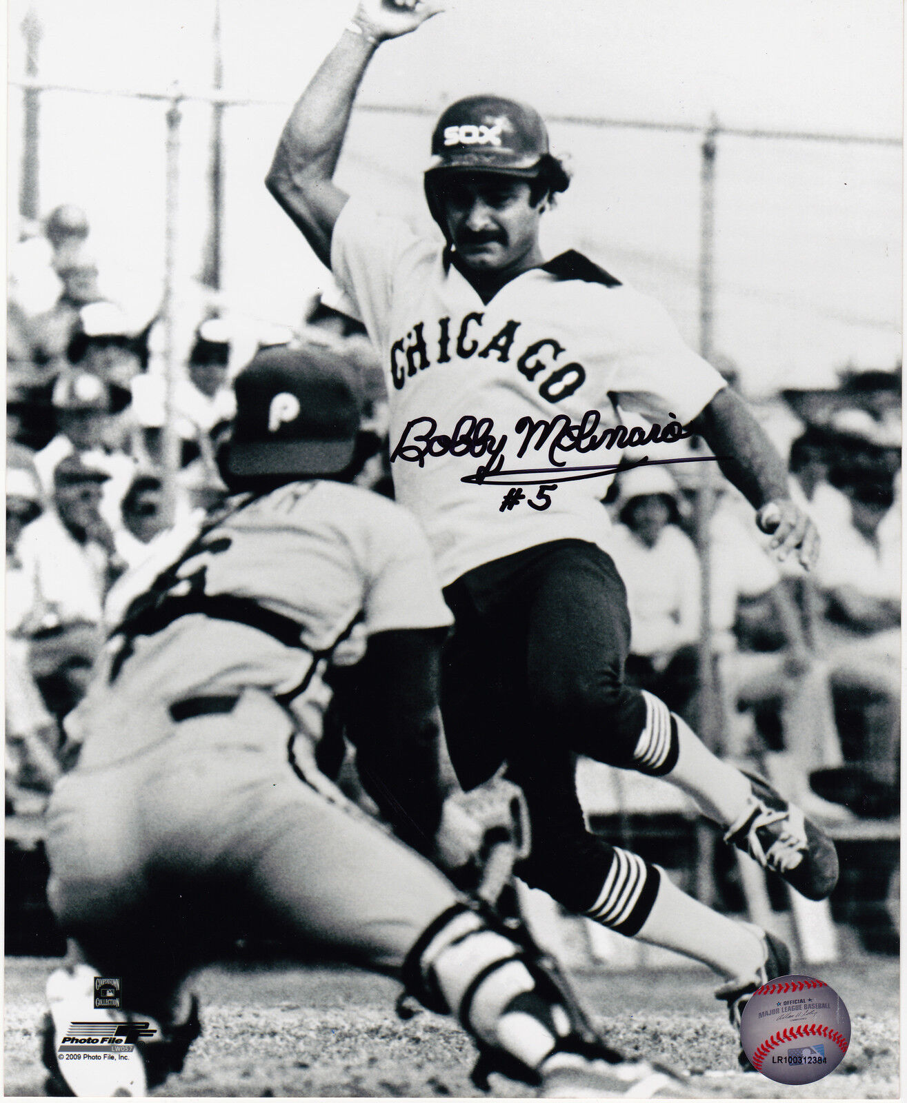 BOBBY MOLINARO CHICAGO WHITE SOX ACTION SIGNED 8X10