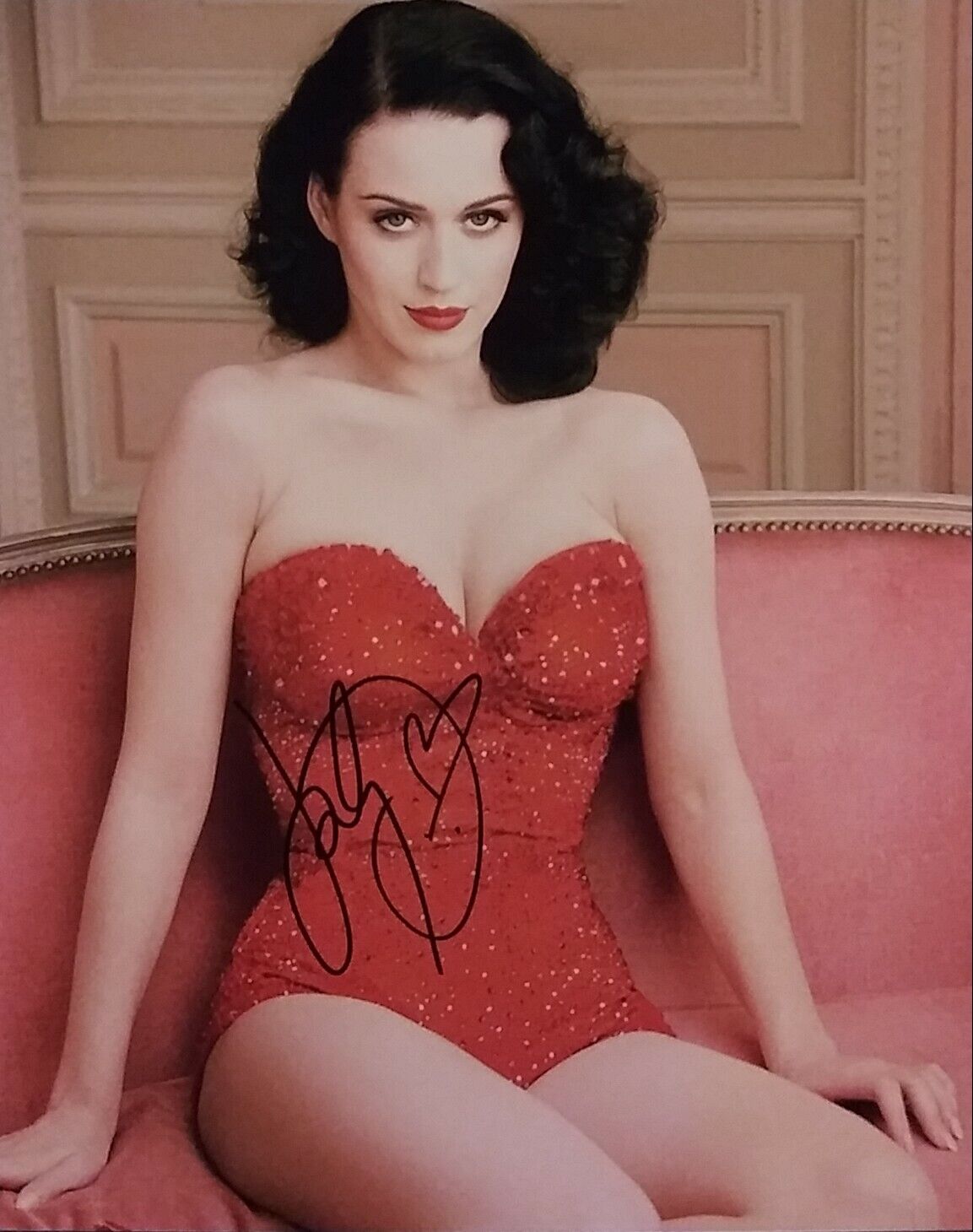 Katy Perry signed 8 x 10