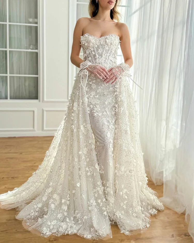 Ladies fashionable and elegant dress