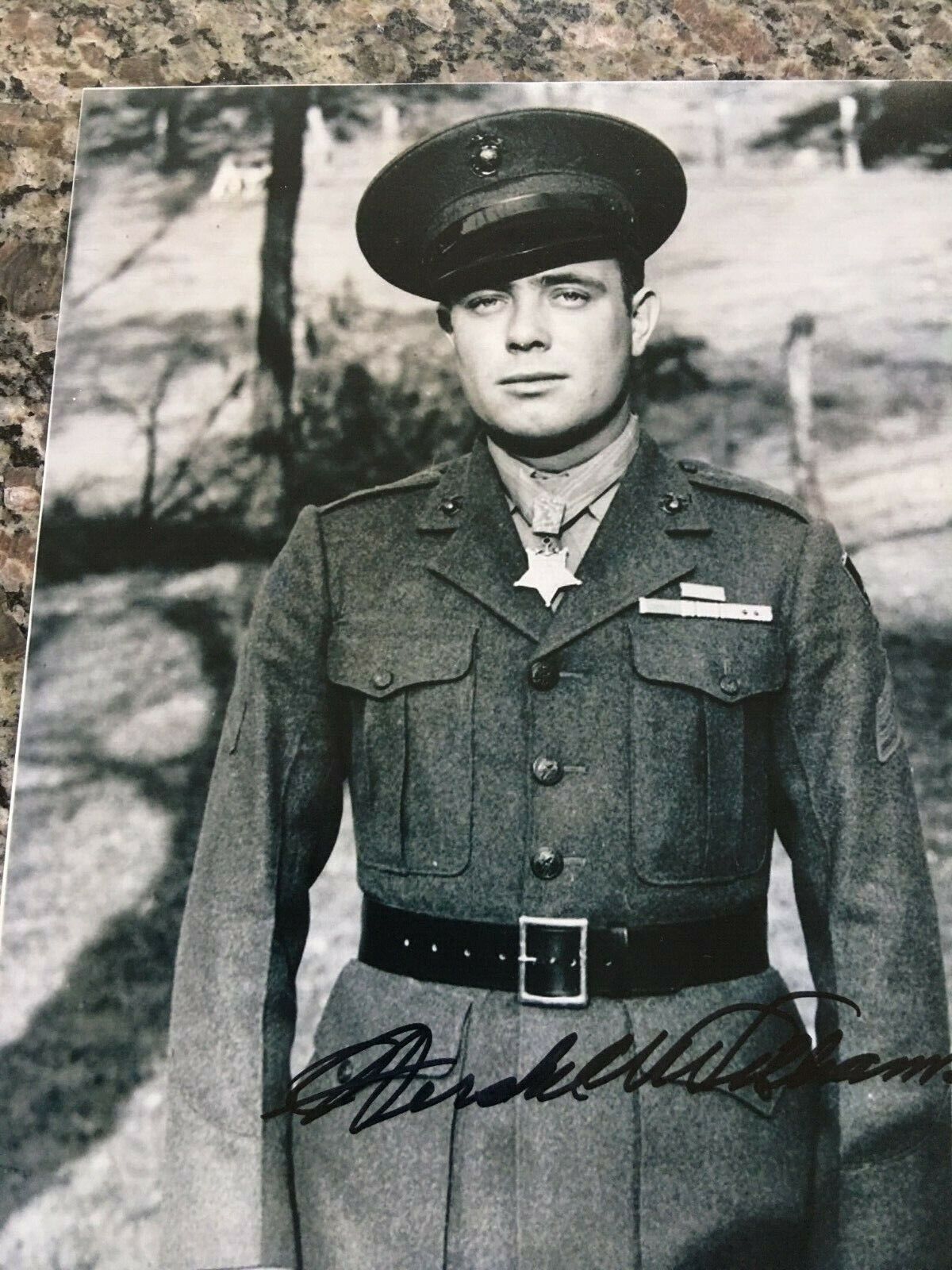 WOODY WILLIAMS MEDAL OF HONOR 3RD MARINE DIVISION IWO JIMA RARE SIGNED Photo Poster painting