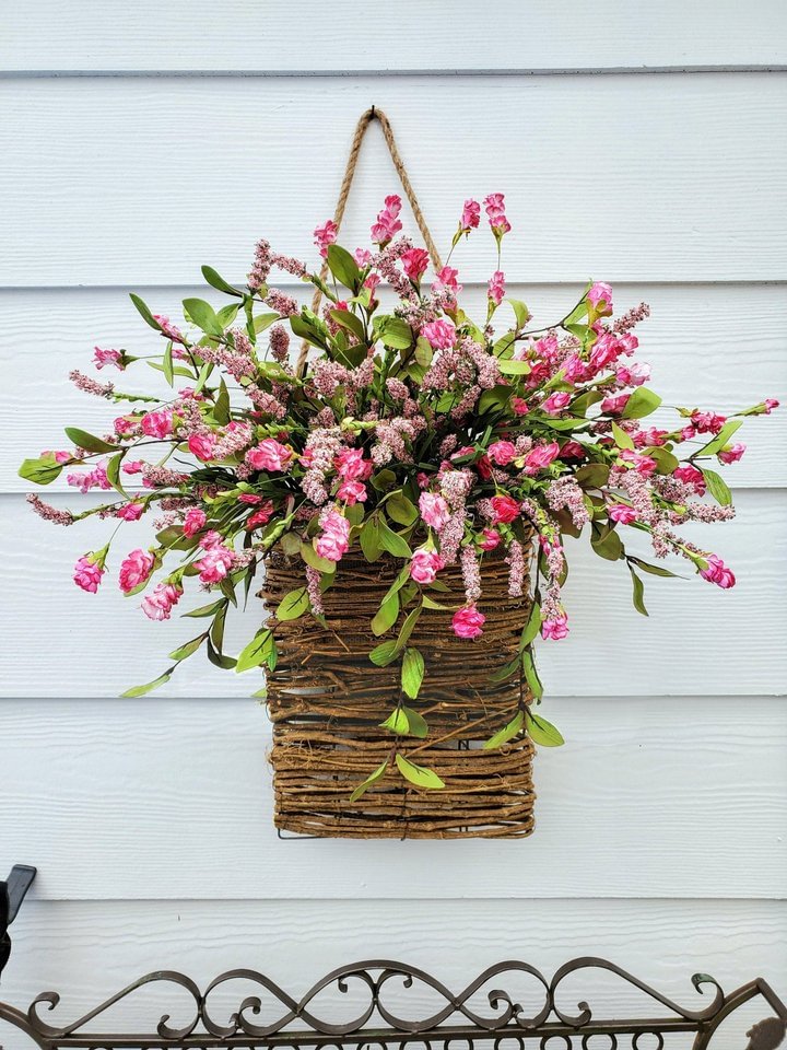 🌸🌸🌸Pink Berry & Wildflower Door Hanger Basket