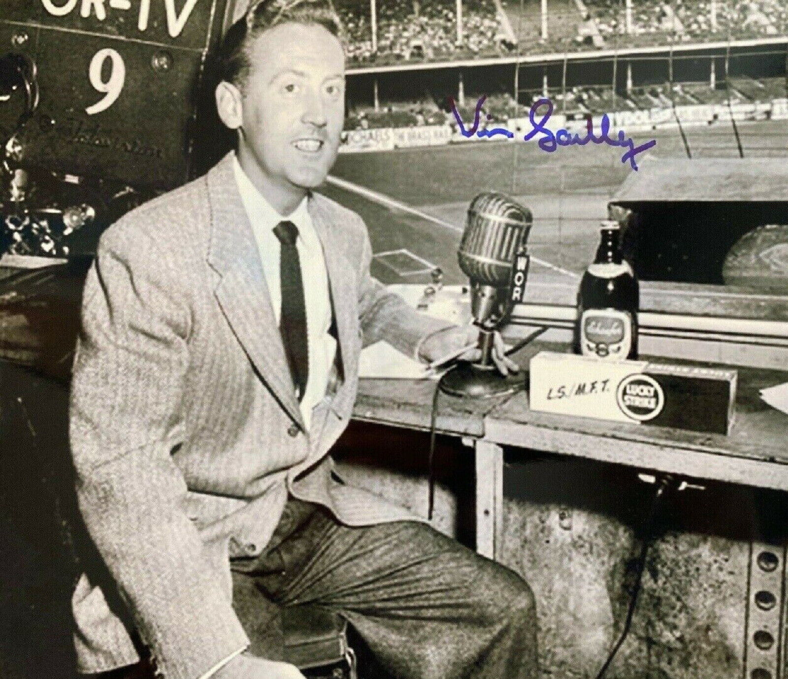 Vin Scully Autographed Signed 8x10 Photo Poster painting HOF LA Dodgers Sportscaster REPRINT