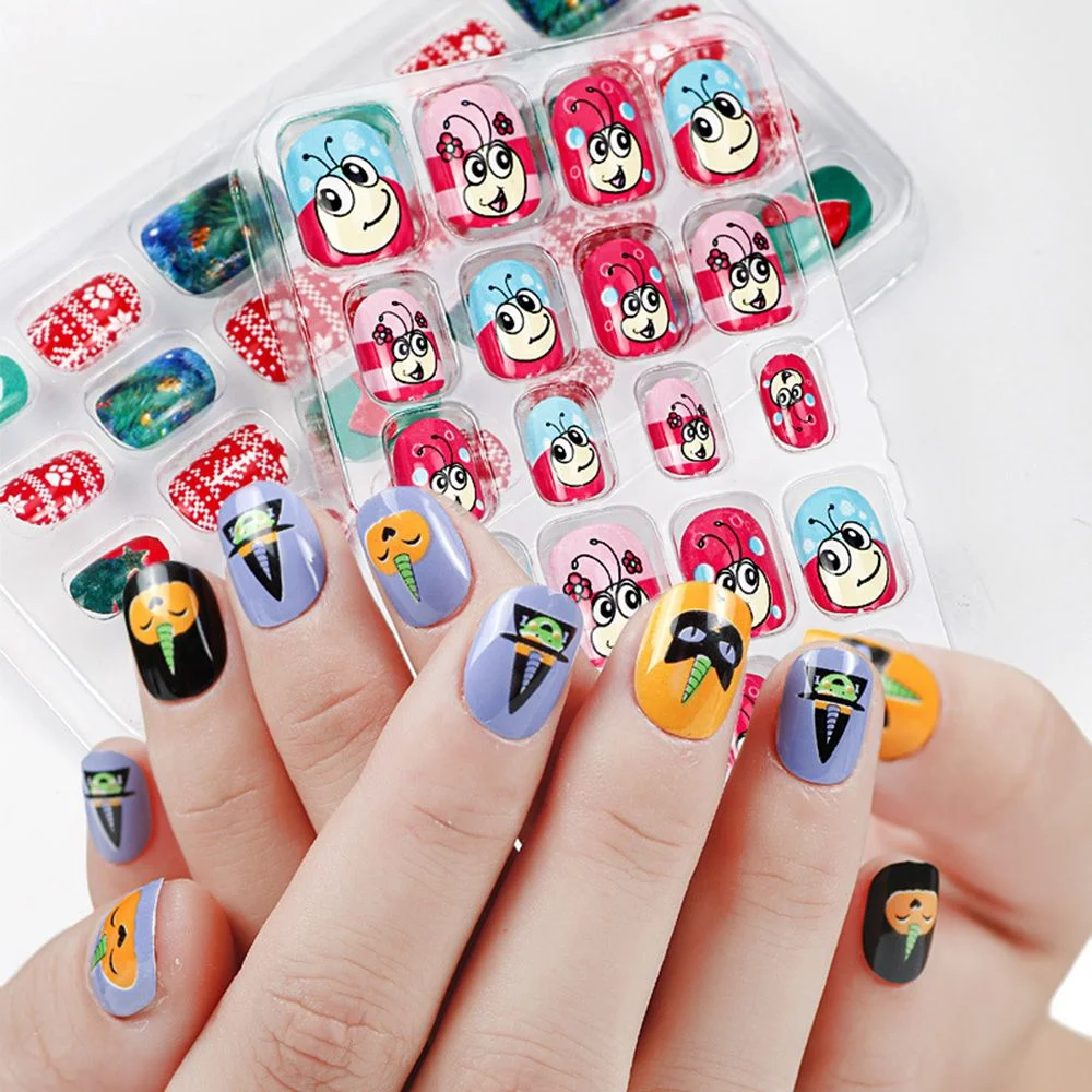 24Pcs/box Kids False Nails Press On Nail Cartoon Full Cover Fake Nails Snowflake Design Manicure Tips Nail Art for Children