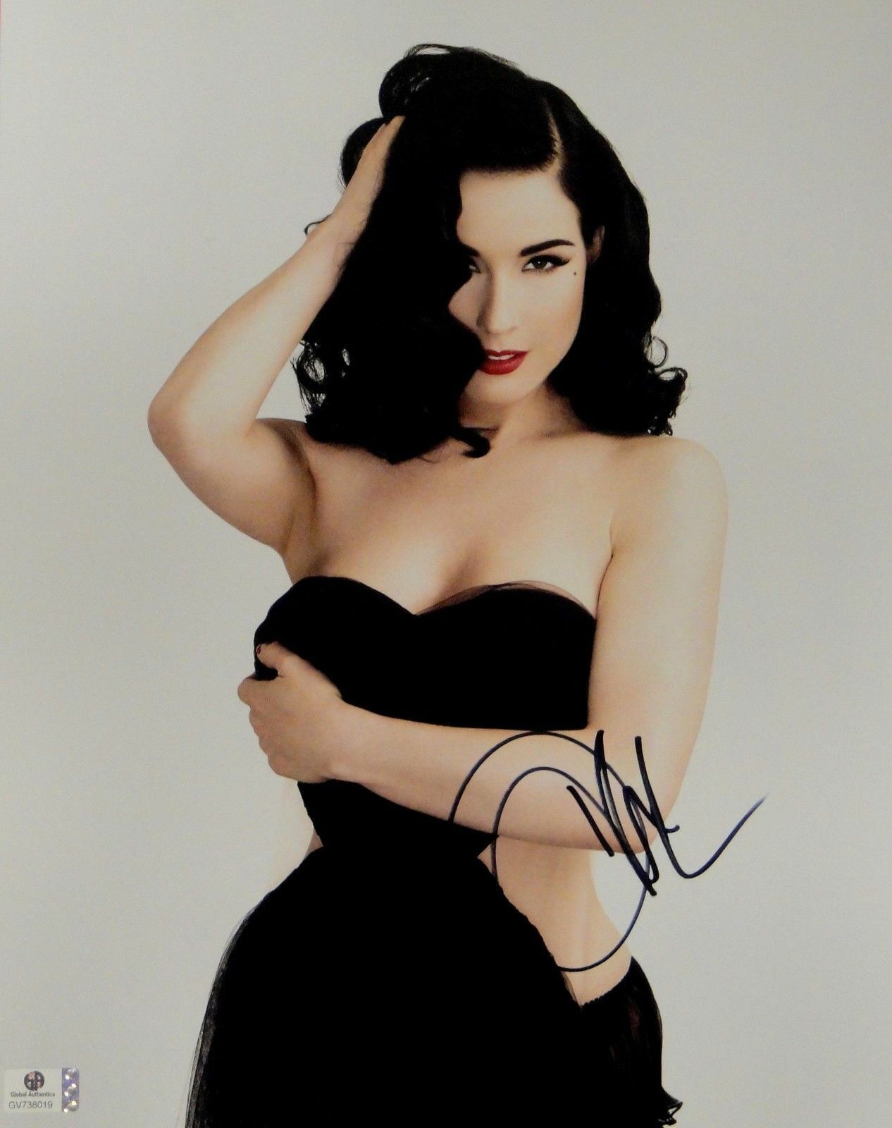 Dita Von Teese hand Signed Autographed 11x14 Photo Poster painting Sexy Gorgeous GA 738019