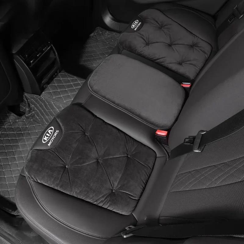 New plush car seat cushion says goodbye to winter cold