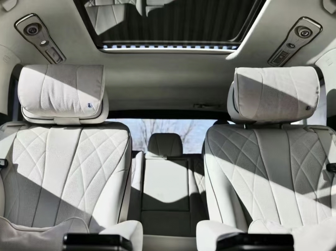 1-Day Private Car with Driver in Chongqing City（Driver & Vehicle Only）