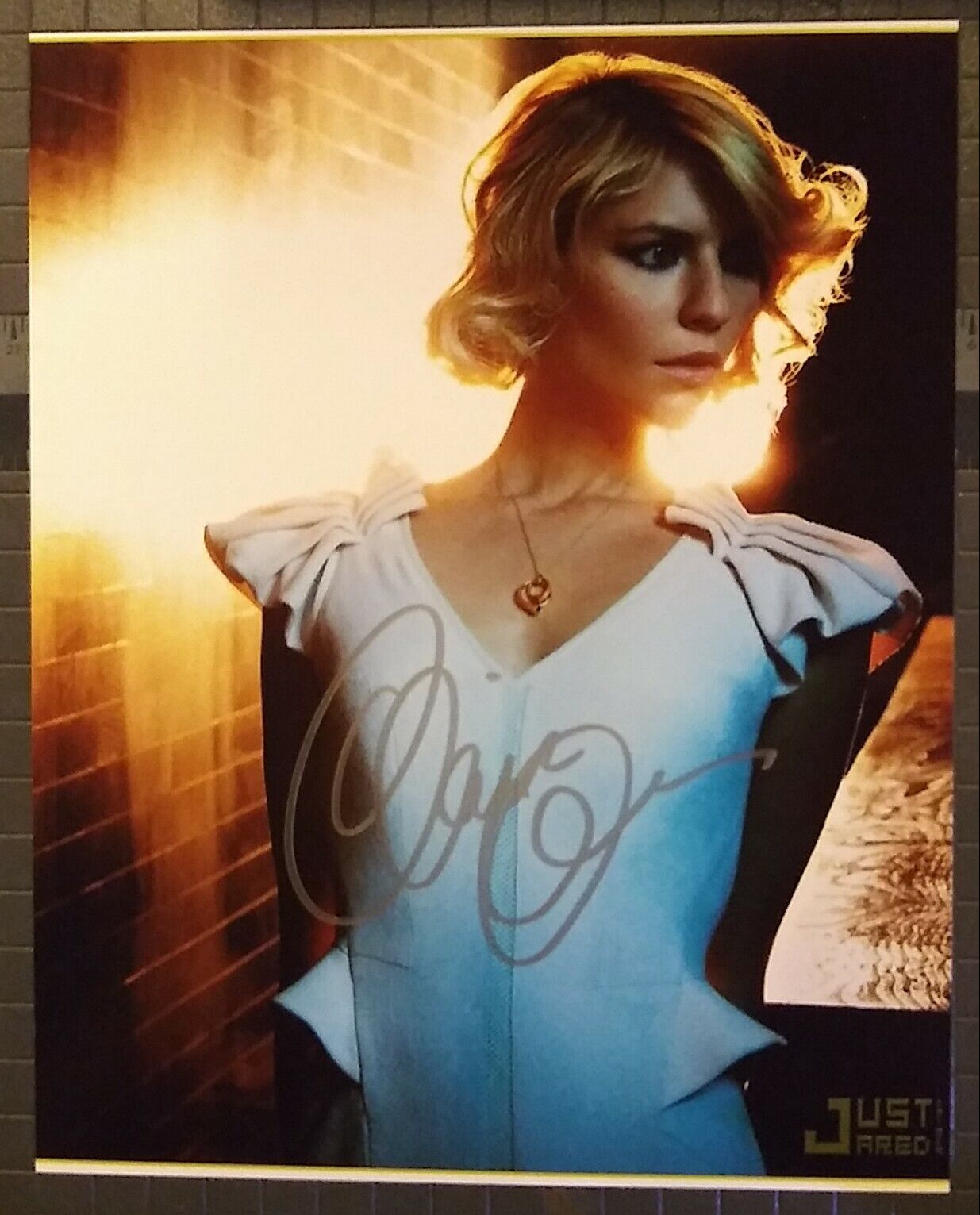 Claire Danes signed 8x10